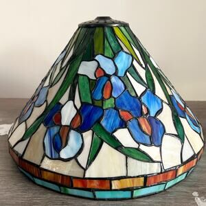 Stained Glass Tiffany Style Hand Crafted Blue Iris Floral Motif Lamp Shade EUC